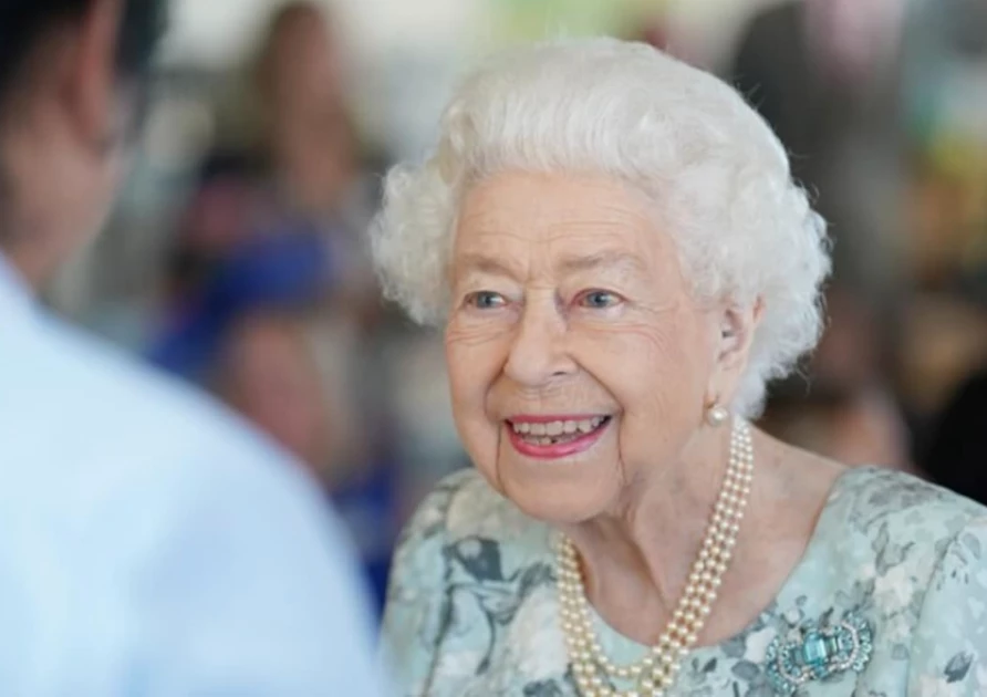 Abdication, divorce, racism: Queen Elizabeth's crises