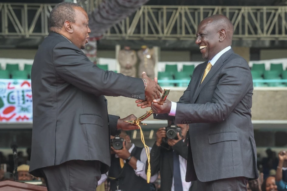 Hugs and smiles as Uhuru Kenyatta hands over power to President William Ruto