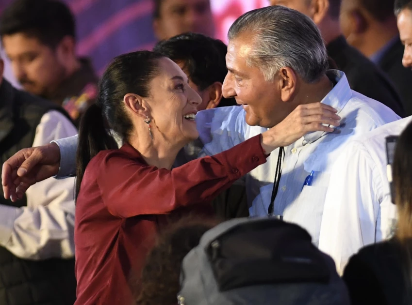 Election warm-up could open way to Mexico's first woman president