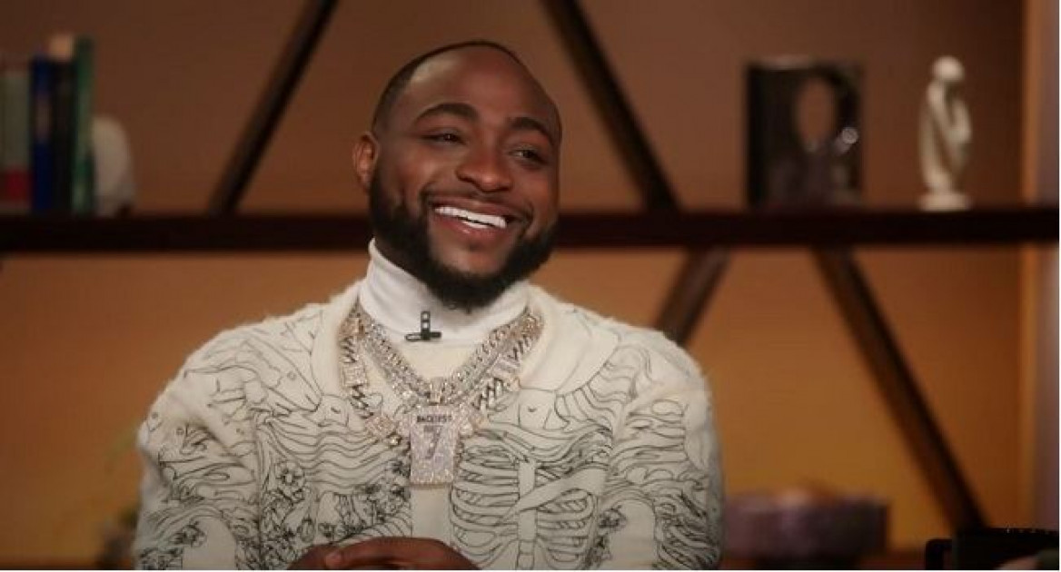 Davido rakes in over Ksh.38 million in less than a day after asking for 'birthday gifts'  from friends, fans