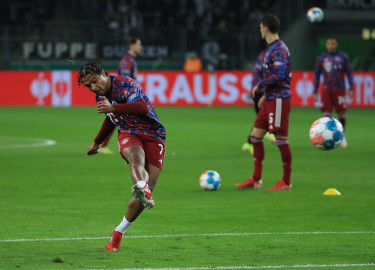 Four more Bayern Munich players in quarantine amid COVID-19 chaos