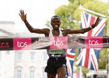 Defending champions Yehualaw and Kipruto face strong opponents in London