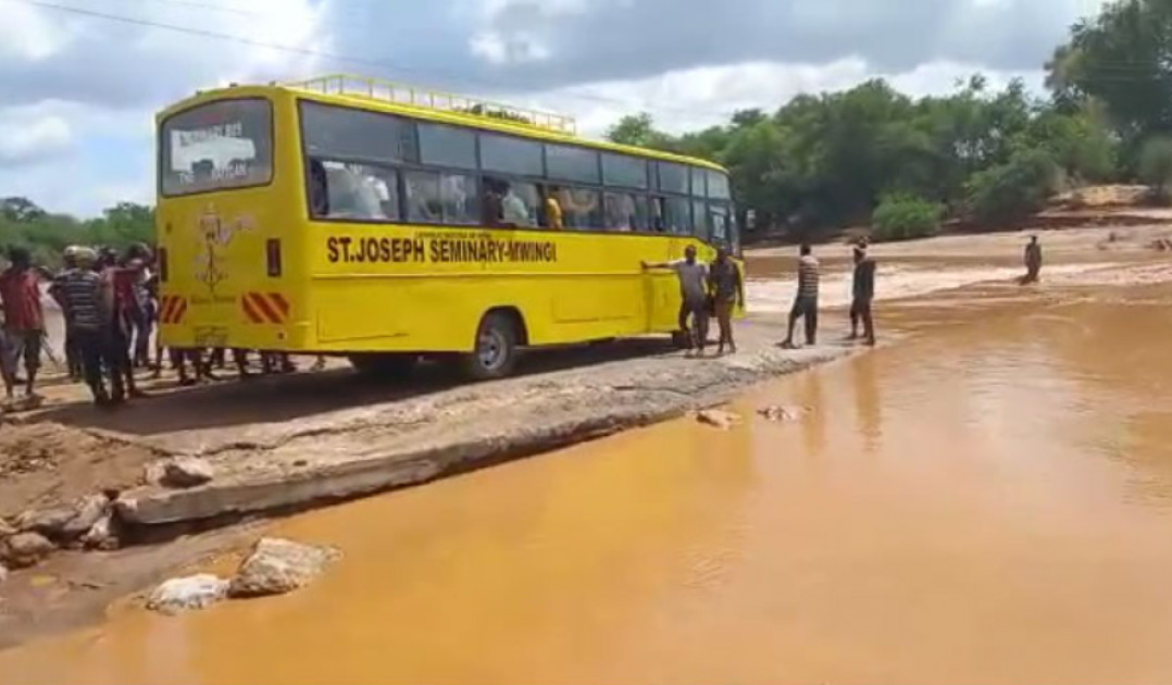 22 people, among them 4 children, killed after bus plunges into Enziu river in Kitui