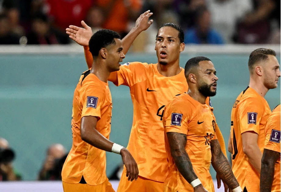 Dutch find new strikers to fill Depay gap