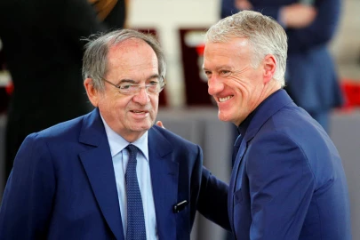 Under-fire French FA boss calls extraordinary meeting amid pressure to step aside
