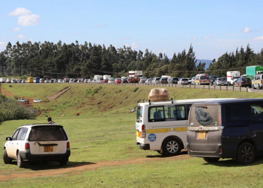 Traffic snarl-ups on major roads as Kenyans rush home for Christmas festivities