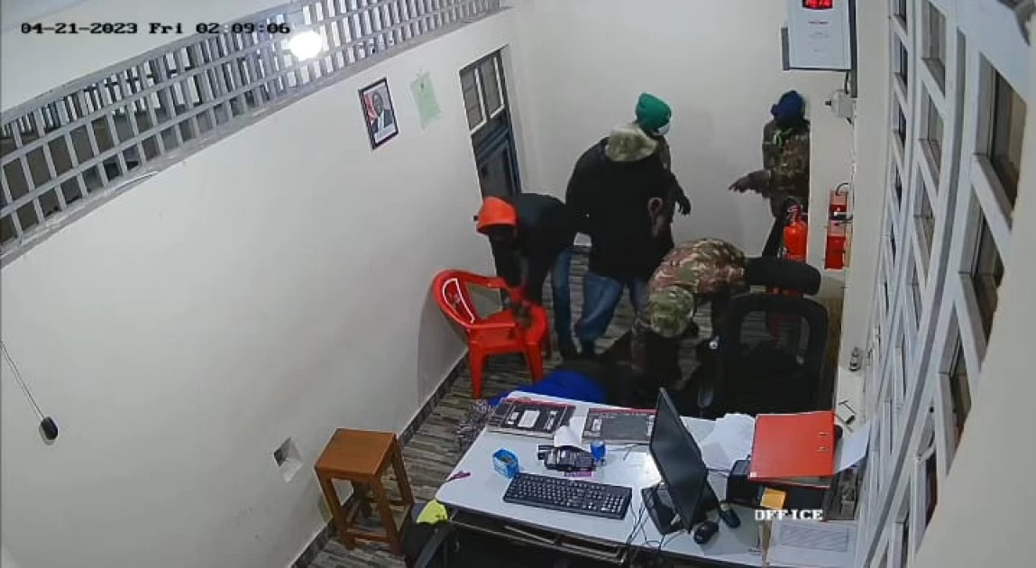 Machakos: CCTV footage captures men in police uniform attempting to rob petrol station