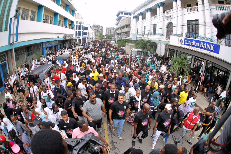 Governor Abdullswamad leads Mombasa residents in campaign against drug abuse