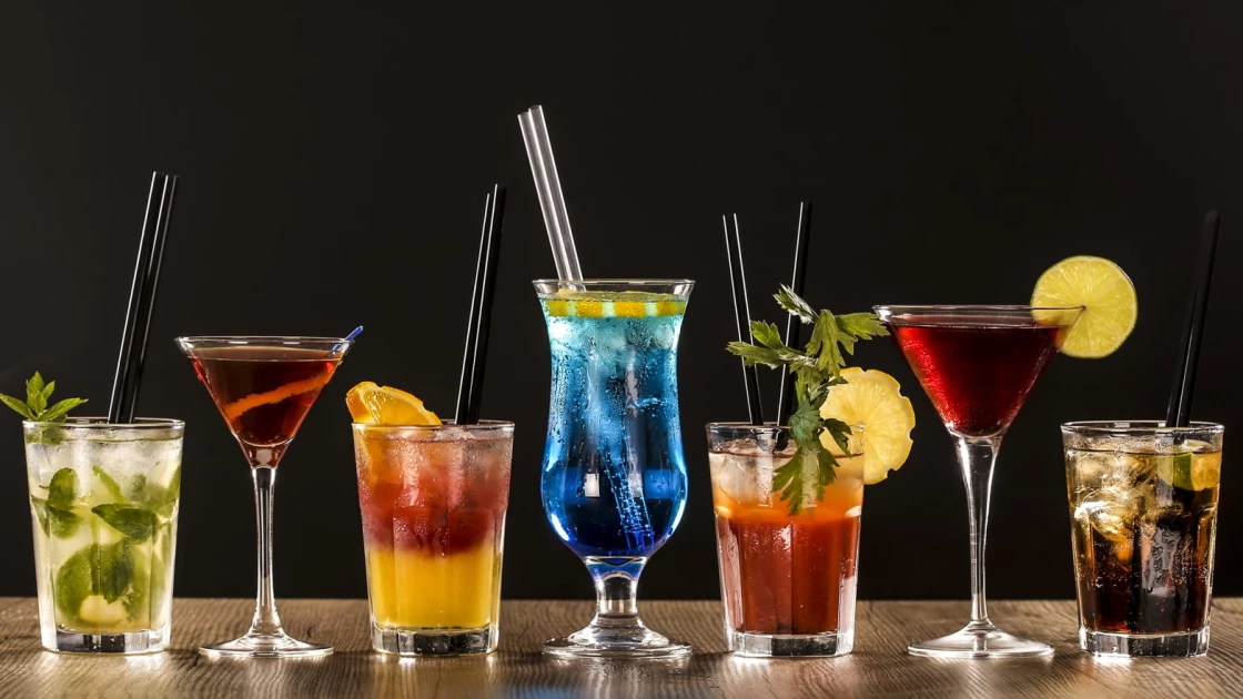 Man dies after attempting to drink 21 cocktails in one sitting